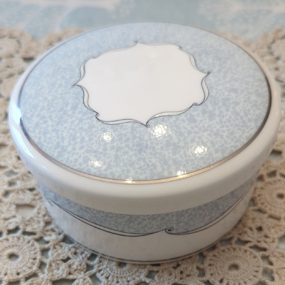 Elegant Blue and White Decorative Box